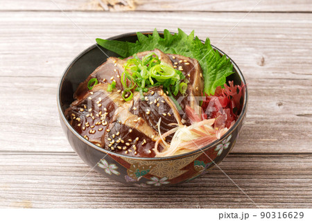 鰹のタタキ丼 鰹のタタキ丼 90316629