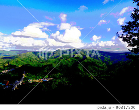小樽天狗山から望む夏の素敵な山嶺と空 小樽天狗山から望む夏の素敵な山嶺と空 90317500