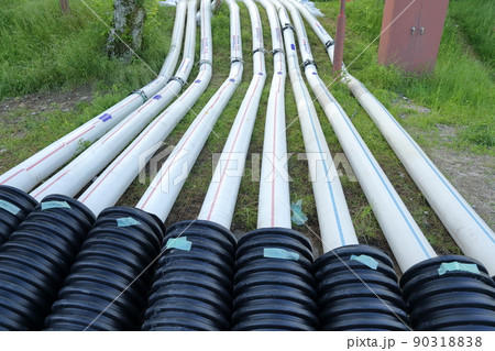 仮設されたくみ上げ用ホース（明治用水頭首工、漏水問題　愛知県 豊田市） 90318838