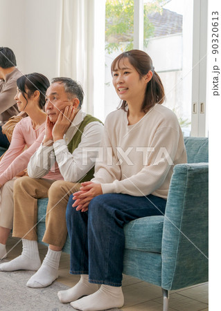 義実家に帰省した嫁 義実家に帰省した嫁 90320613