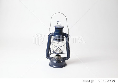 埃まみれのレトロな風合いのLEDランタン 90320939