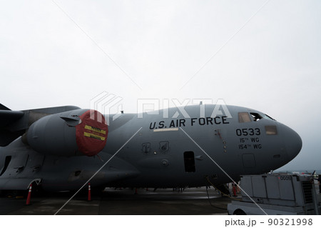 アメリカ空軍　C-17　横田基地 90321998