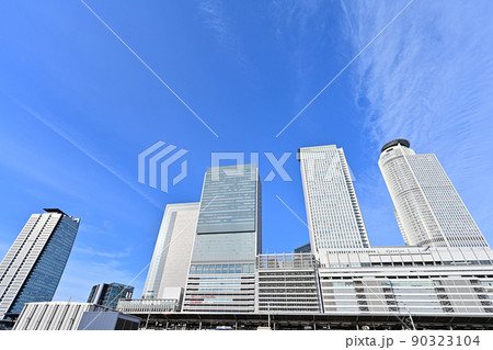 名古屋駅の青空背景の風景 【名古屋風景】 名古屋駅の青空背景の風景 【名古屋風景】 90323104