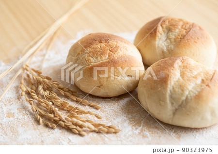 米粉パン　グルテンフリーのイメージ素材 90323975