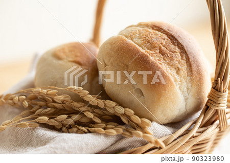 米粉パン　グルテンフリーのイメージ素材 90323980