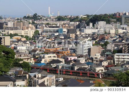 青空の京浜急行への乗入車両、都営地下鉄5500形 京浜急行 横浜市 井土ヶ谷 神奈川県 青空の京浜急行への乗入車両、都営地下鉄5500形 京浜急行 横浜市 井土ヶ谷 神奈川県 90330934