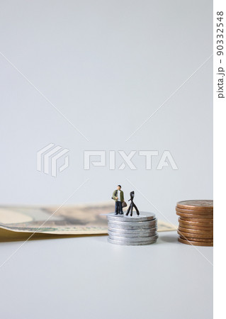 フォトグラファーとお金(副業、ストックフォト) 90332548