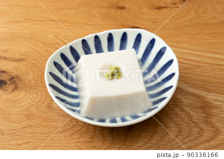 胡麻豆腐　木目背景 90336166