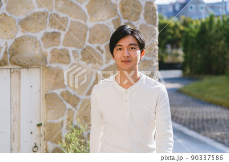 若い男性 90337586
