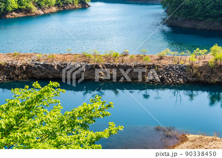 奥四万湖の四万ブルー 90338450