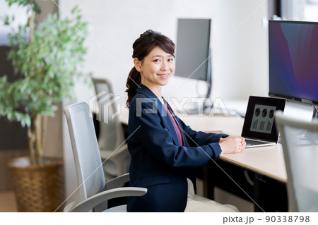 はたらく女性 はたらく女性 90338798