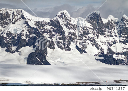 Cruising in Antarctica - Fairytale landscape Cruising in Antarctica - Fairytale landscape 90341857
