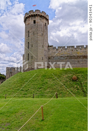 Medieval Warwick Castle in Warwickshire - England Medieval Warwick Castle in Warwickshire - England 90343441