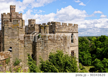 Medieval Warwick Castle in Warwickshire - England Medieval Warwick Castle in Warwickshire - England 90343620