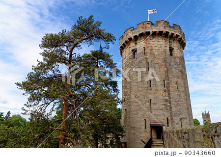 Medieval Warwick Castle in Warwickshire - England Medieval Warwick Castle in Warwickshire - England 90343660
