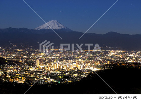 富士山と甲府市街 夜景 富士山と甲府市街 夜景 90344790