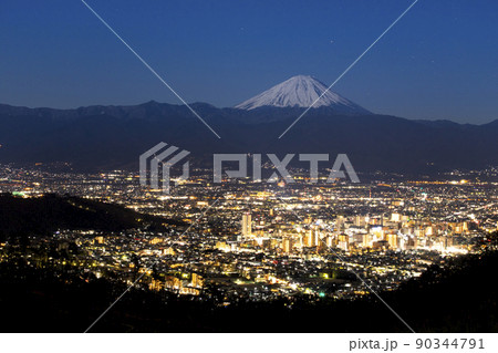 富士山と甲府市街 夜景 富士山と甲府市街 夜景 90344791