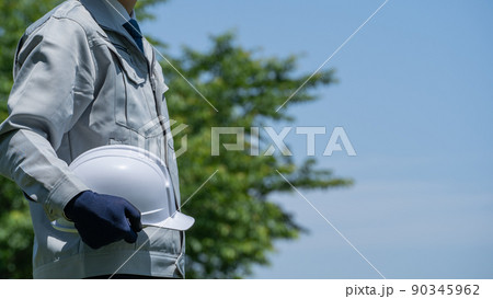 作業服の男性|建設業イメージ 作業服の男性|建設業イメージ 90345962