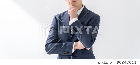 ビジネス　男性　悩む　考える 90347011