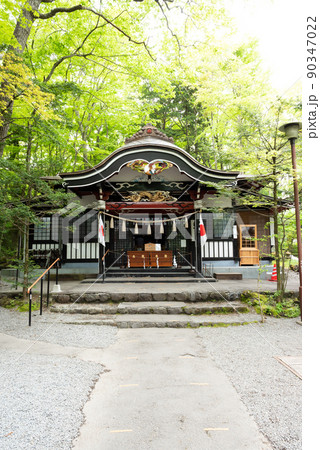 山梨県富士吉田市にある新屋山神社(金運神社)の本宮 山梨県富士吉田市にある新屋山神社(金運神社)の本宮 90347022