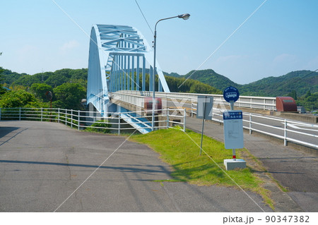 長島側から見た初夏の邑久長島大橋2 岡山県瀬戸内市邑久町 長島側から見た初夏の邑久長島大橋2 岡山県瀬戸内市邑久町 90347382