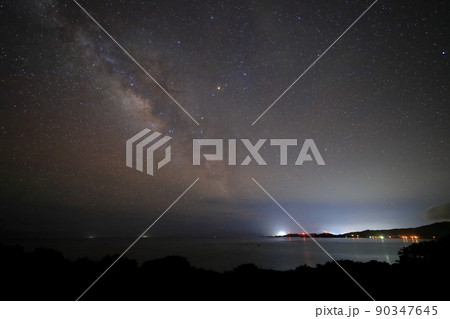 沖縄・石垣島　玉取崎展望台の星空 90347645