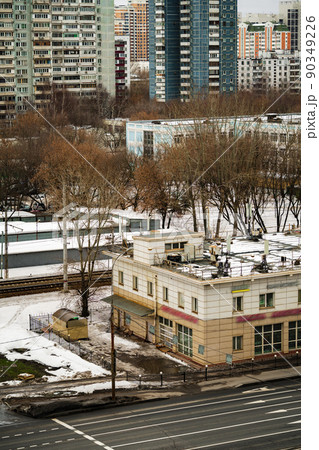 Old residential buildings in Moscow on cloudy day 90349226