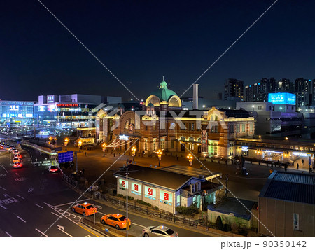 韓国｜ソウル駅・夜景 90350142