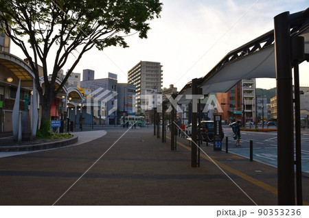 夕方の岩国駅前 山口 夕方の岩国駅前 山口 90353236