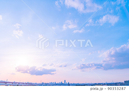 夏の夕焼け空 90353287