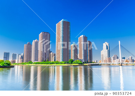 東京 隅田川沿いの高層マンション群 東京 隅田川沿いの高層マンション群 90353724