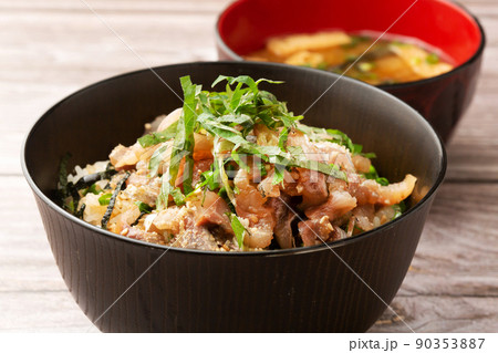 鯵のたたき丼 鯵のたたき丼 90353887