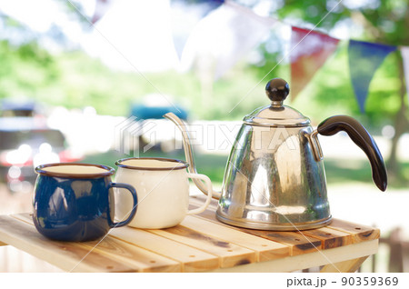 おしゃれなキャンプのイメージ おしゃれなキャンプのイメージ 90359369