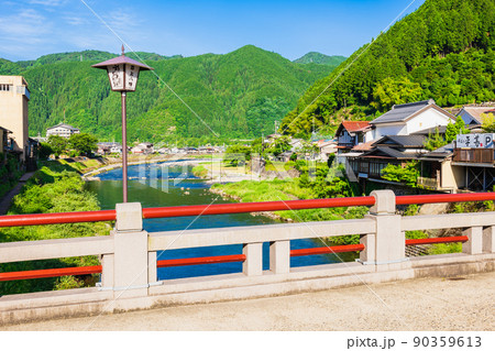 郡上八幡　宮ヶ瀬橋と吉田川 90359613