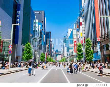 休日の銀座　歩行者天国 90363341