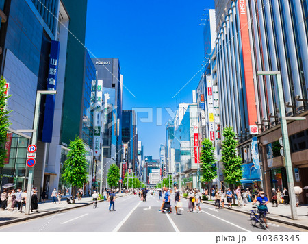 休日の銀座　歩行者天国 90363345