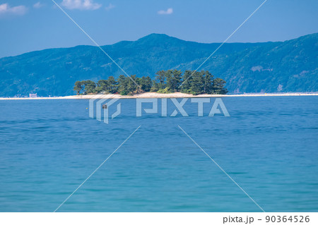 《福井県》水島をのぞむビーチ・色浜 《福井県》水島をのぞむビーチ・色浜 90364526