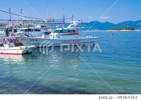 《福井県》水島をのぞむ港・色浜港 90364564