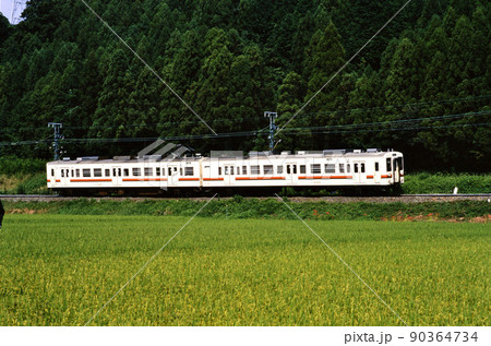 1998年　飯田線を走る119系普通電車2両 90364734