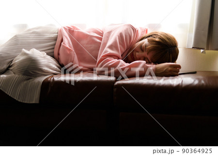 ねむい 90364925