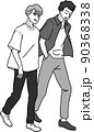 並んで歩く男性 90368338