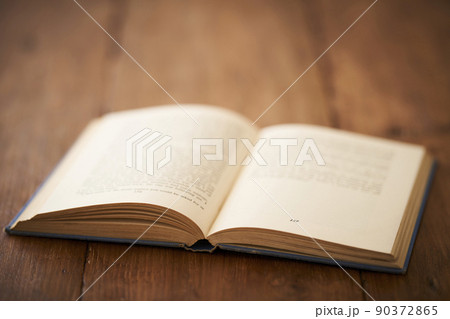 読書イメージ　洋書 90372865