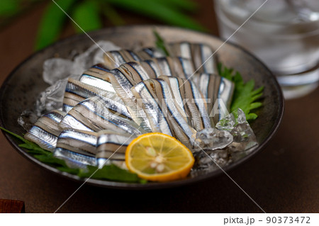 新鮮なキビナゴのお刺身 新鮮なキビナゴのお刺身 90373472