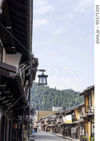 郡上八幡　早朝の職人町 90375309