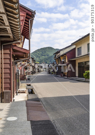 郡上八幡　早朝の職人町 90375319