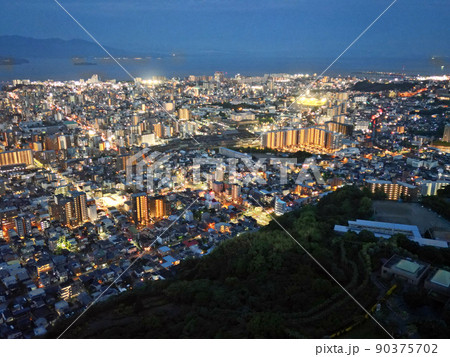 武岡公園の森から鹿児島市街地の夜景空撮 武岡公園の森から鹿児島市街地の夜景空撮 90375702