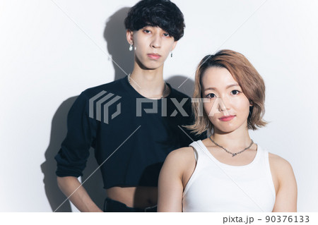 若い男女 ポートレート 若い男女 ポートレート 90376133