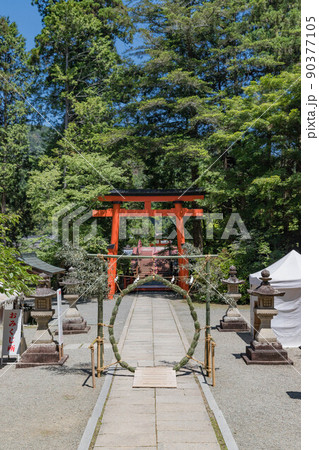 青葉の丹生都比売神社の中鳥居と茅の輪 青葉の丹生都比売神社の中鳥居と茅の輪 90377105