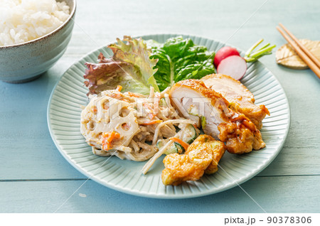 ご飯と鶏のおかず ご飯と鶏のおかず 90378306