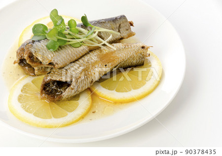 イワシ缶の爽やかレモン添え イワシ缶の爽やかレモン添え 90378435